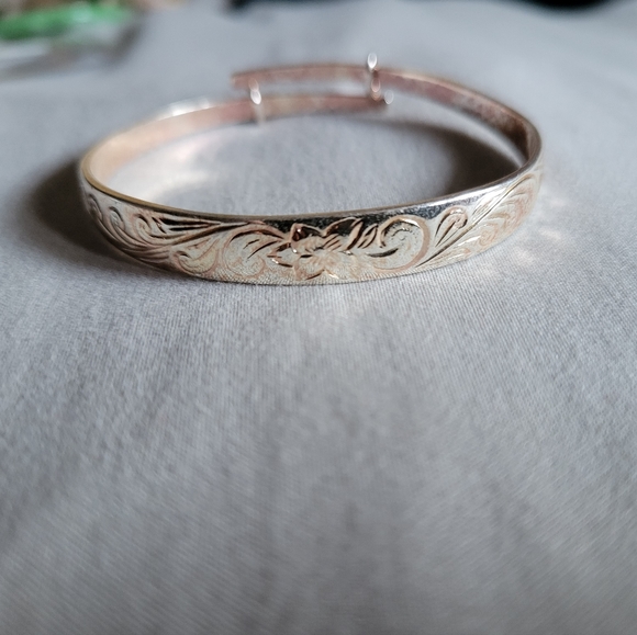 Bracelets - Picture 6 of 6